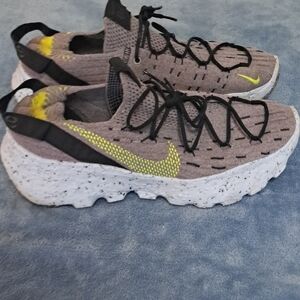 Nike Space Hippie 04